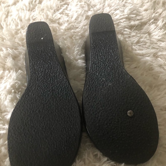 Sandles - Picture 4 of 5